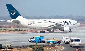  US airline apologises for booting family off flight 