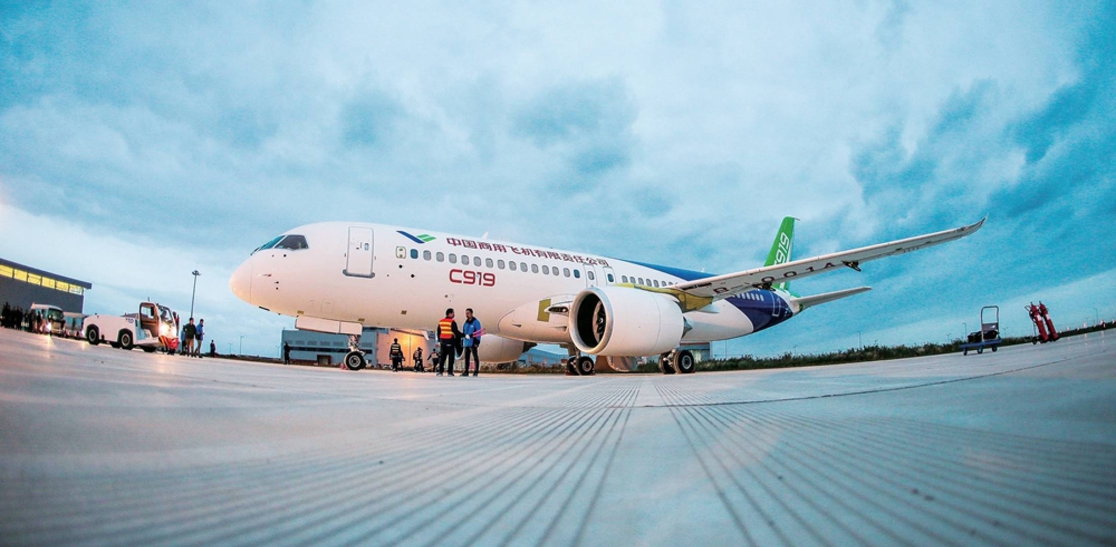  China s first home-built plane makes maiden flight 