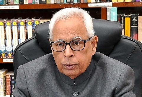  J&amp;K Governor meets Prime Minister (Lead) 