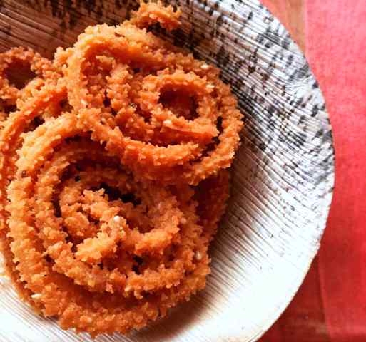 Pepper Murukku - Chakli Recipe 