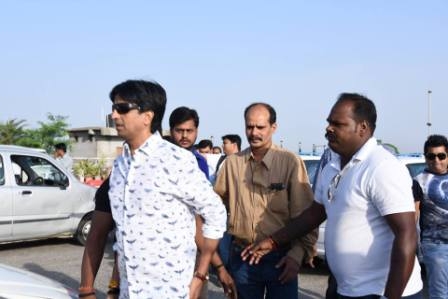 AAP leader Dr. Kumar Vishwas arrives in Bhopal