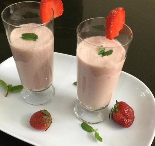 Strawberry Yogurt Lassi