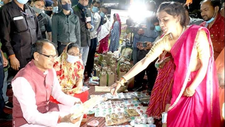 Diyas and other products made by local potters better than big companies