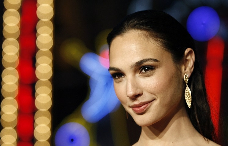  Gadot couldn t breathe in Wonder Woman outfit 