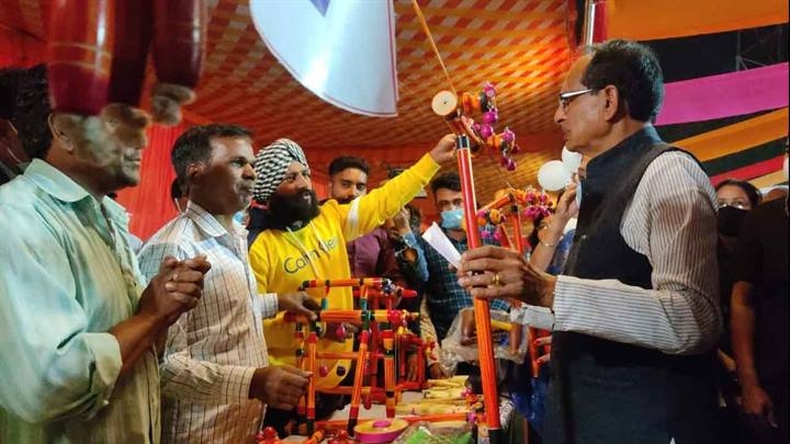Efforts will be made to make Budhni wooden toys world fame and get GI tag – CM Chouhan