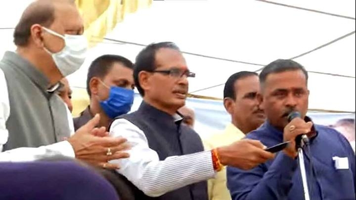 Chief Minister Chouhan virtually inaugurated 426 Mukhyamantri flood relief homes