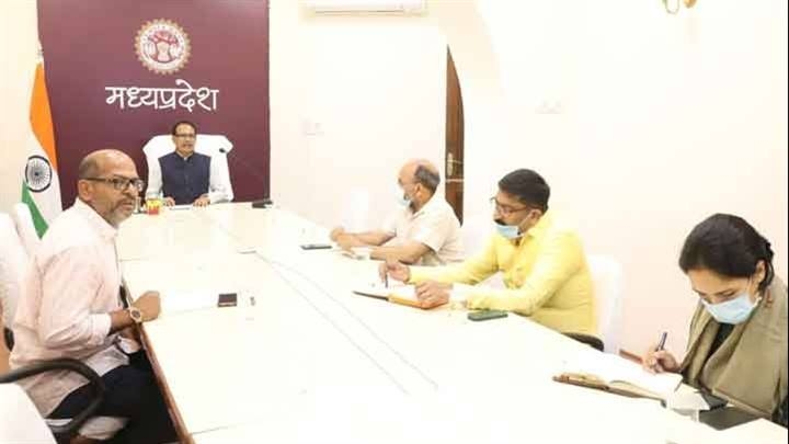 Local youth should get employment in industries: CM Chouhan