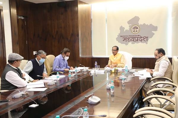  Meeting of Narmada Basin Projects Company Limited held under the chairmanship of Chief Minister Chouhan