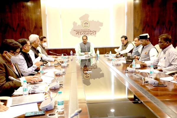 All facts related to Kamala Nehru Hospital incident should come in front of the public: CM Chouhan