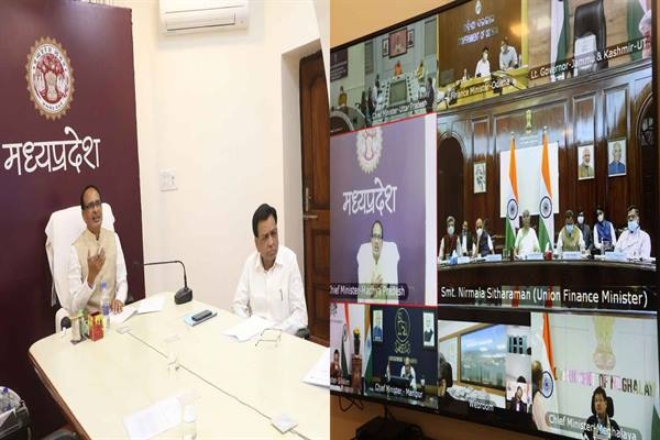Entrepreneurs should have easy access to loans in self-employment schemes: CM Chouhan