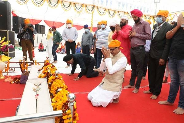 Guru Nanak Dev’s message can do good for the world: CM Chouhan