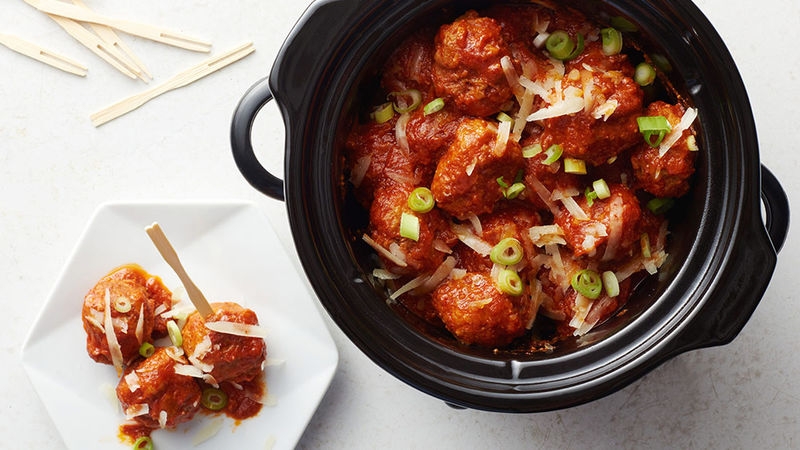 Slow-Cooker Spanish Manchego Pork Meatballs 