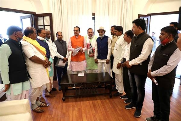 Demands and expectations of tribal society will be considered positively: Chief Minister Chouhan