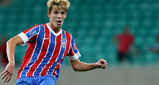  Sporting Lisbon midfielder in Vasco da Gama s sights 