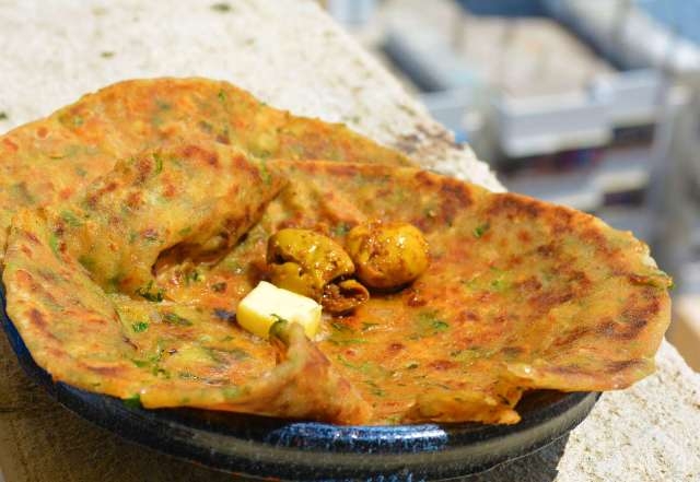 Aloo Methi Paratha 