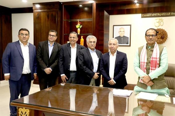 Industrialists met Chief Minister Chouhan