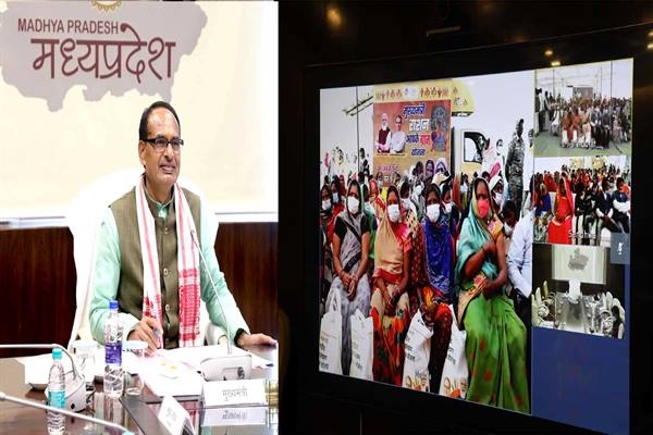 Implementation of CM’s Ration Aapke Gram Yojana will save time, energy and money: CM Chouhan