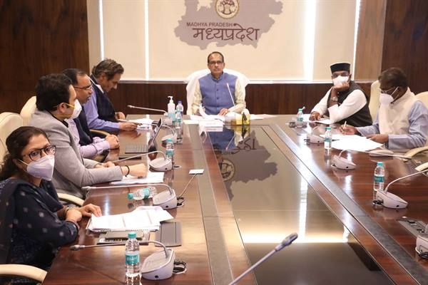 In-charge officers and collectors should communicate regularly: Chief Minister Chouhan