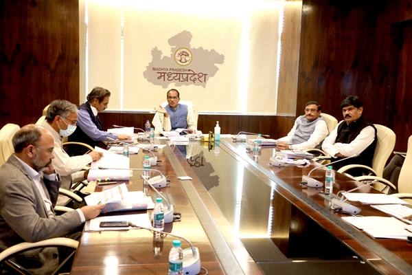 Priority must be given to utility and public convenience instead of beautification in smart city construction – CM Chouhan