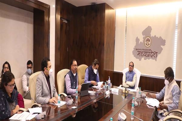Do the work of reducing infant and maternal mortality on priority: Chief Minister Chouhan