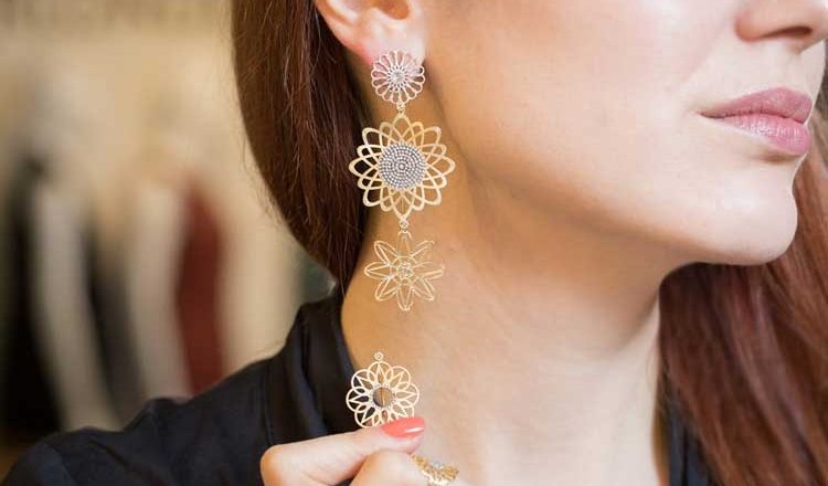  Spend smart, opt for transformable jewellery pieces 