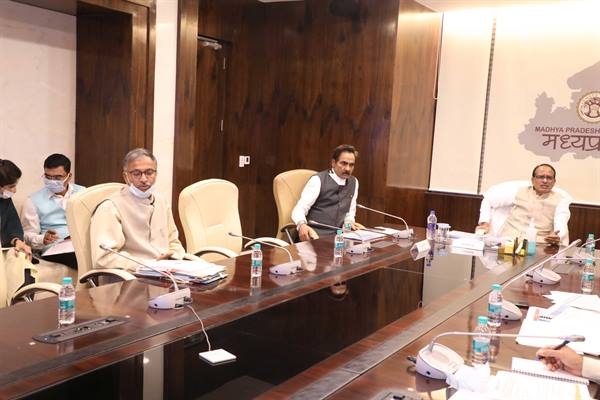 Orphangirls to be linked to Ladli Laxmi Yojana: CM Chouhan