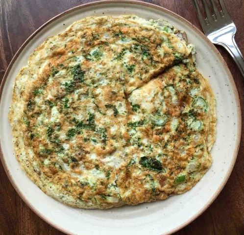 Egg White Spinach Omelette With Garlic & Oregano