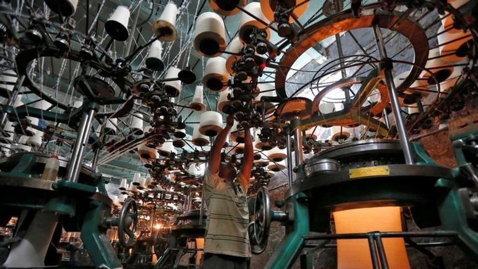  India s 2016-17 factory output rises as manufacturing expands 