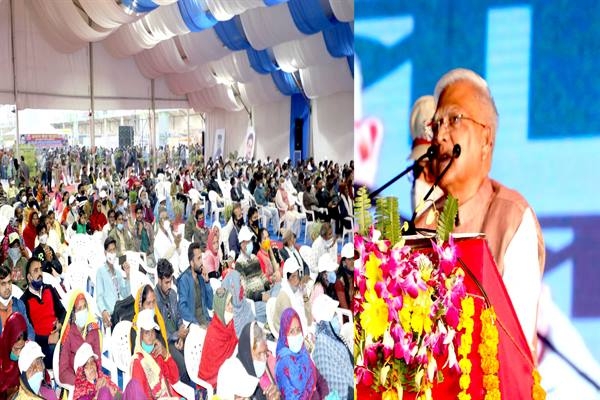 Educated community should come forward for the use of herbal products : Governor Patel