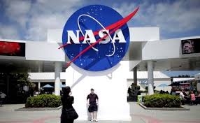  NASA drops idea of putting humans on first flight of new rocket 