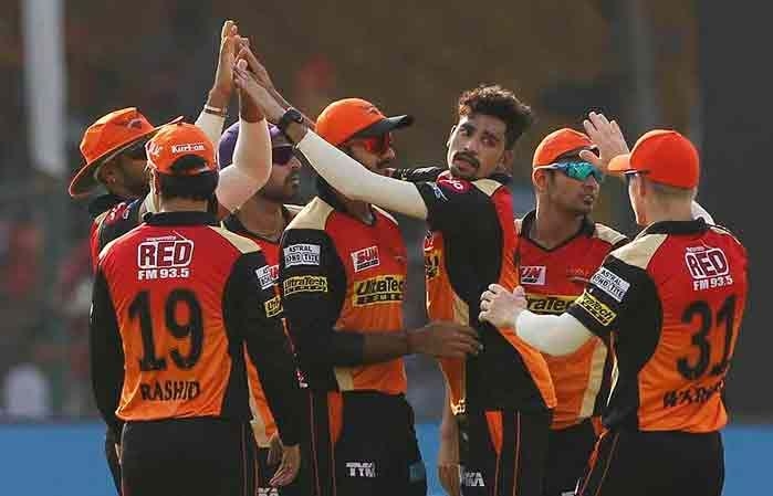  IPL: Gujarat falter after excellent start 