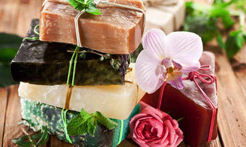  Pros of organic soaps, shampoos 