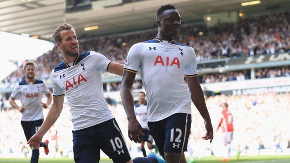  Tottenham bids farewell to White Hart lane with 2-1 victory over Man-U 