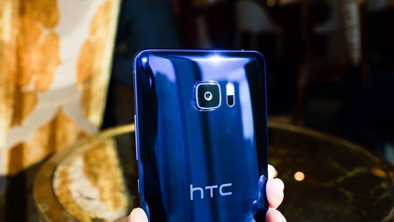  HTC unveils new flagship device U11 globally 
