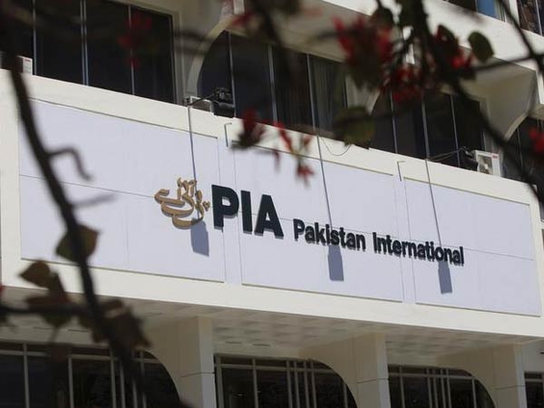  PIA denies crew members detained at Heathrow Airport (Lead) 