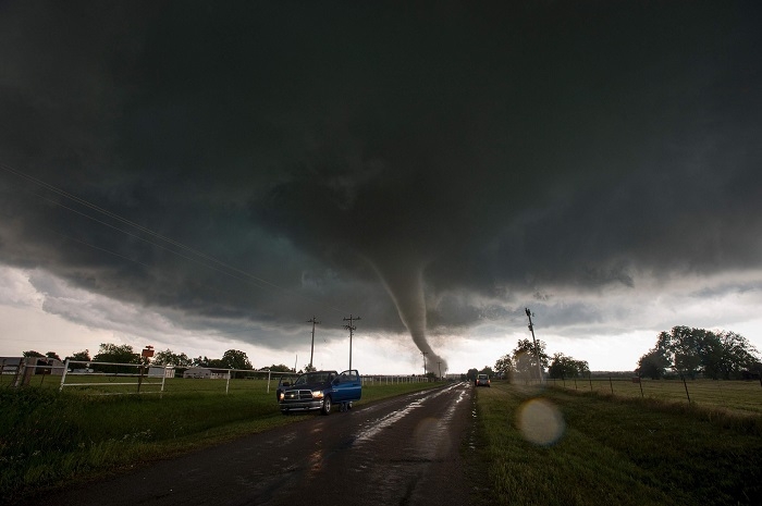  Two killed in US tornadoes 