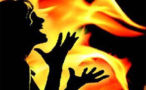  Couple succumbed to burn injuries 