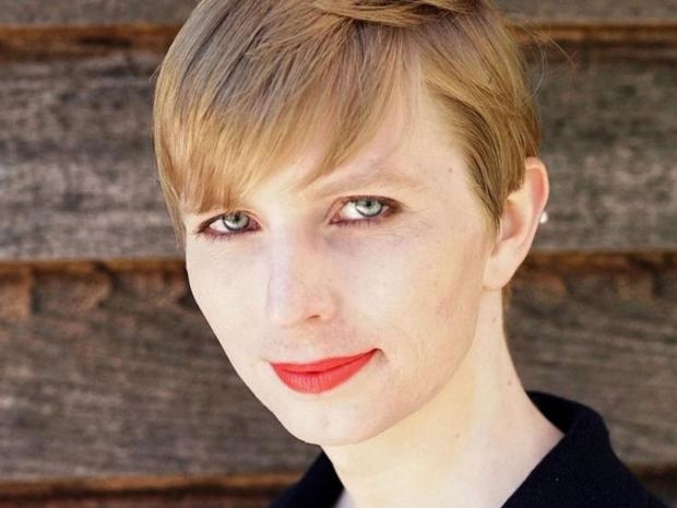  Chelsea Manning posts first image after release from prison 