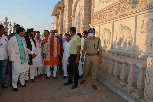 CM Chouhan reviews development works of first phase of Mahakaleshwar temple complex expansion plan