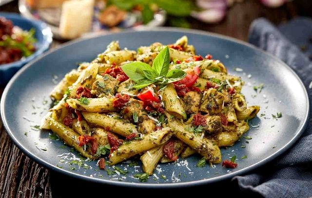 Pesto & Parmesan Penne Pasta 