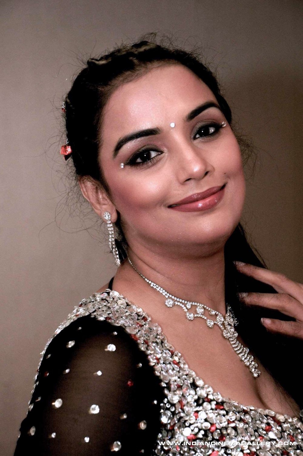  Shweta Menon hungry for substantial roles in Tamil 