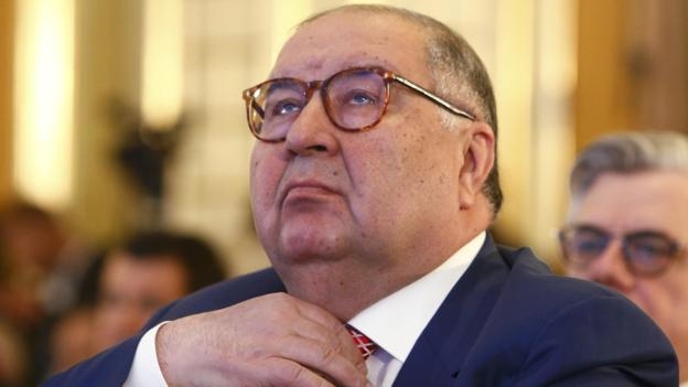  Arsenal shareholder Usmanov makes full takeover bid 