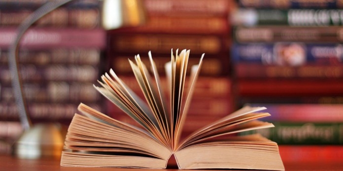  Unconventional but alluring  heroes : Byron s kin down the ages (Column: Bookends) (With Image) 
