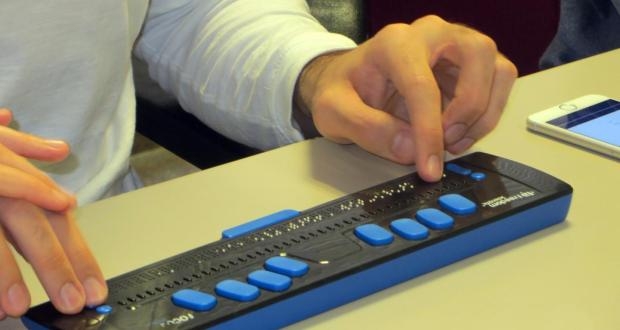  New technique to help deaf-blind  watch  TV 