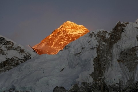 American climber killed on Everest identified as physician (Lead) 