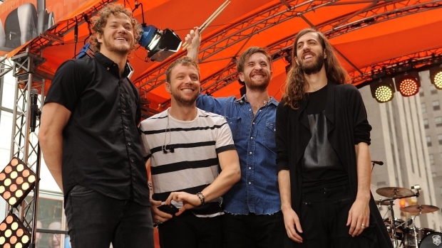  Dan Reynolds honours Cornell at Billboard Music Awards 