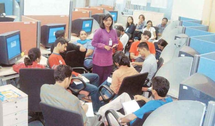  IT industry sees 24% fall in hiring in April: Survey 