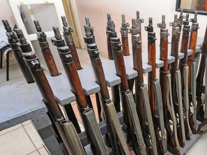  Kashmir policeman who decamped with service rifles joins Hizbul 