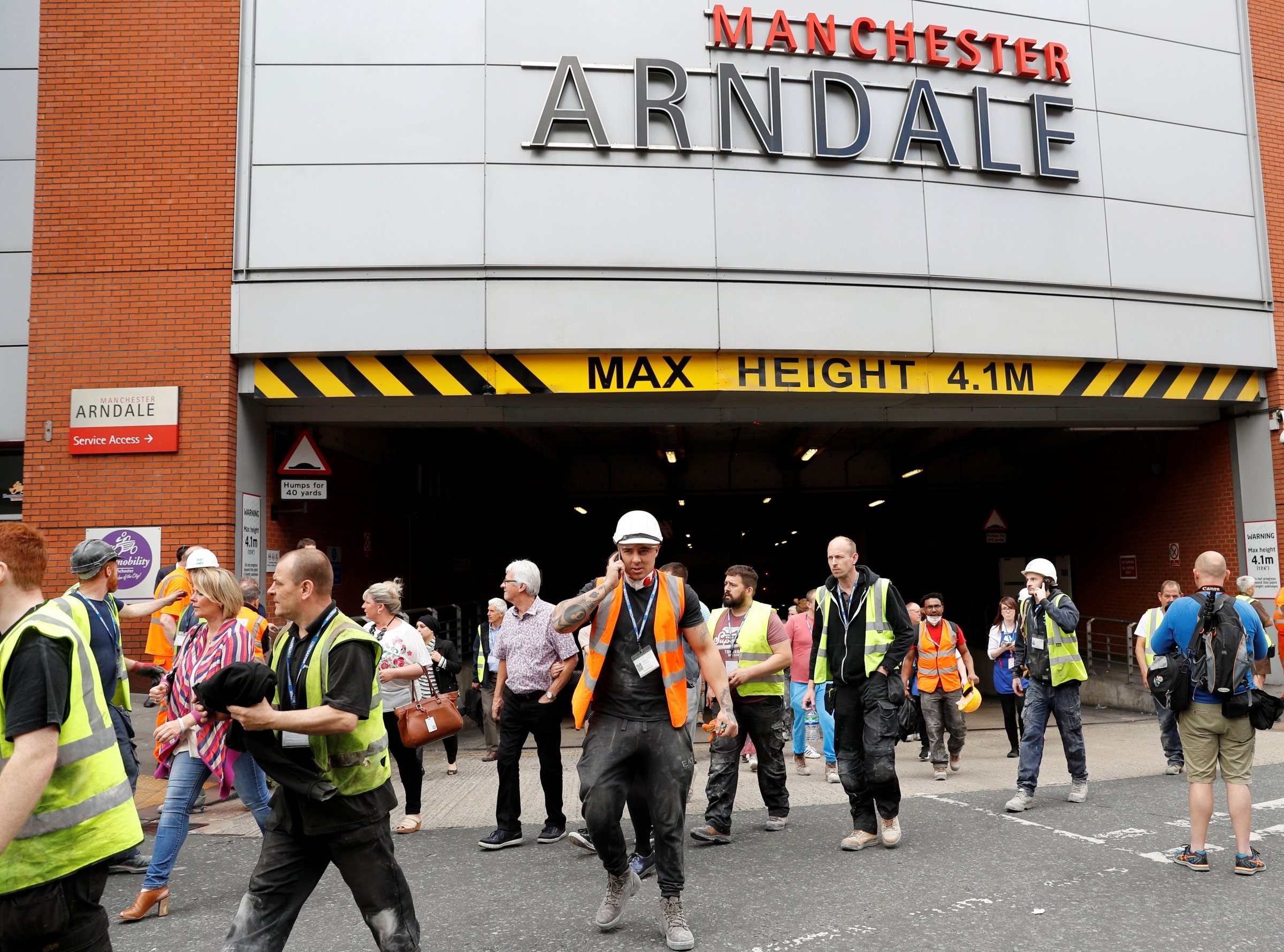  Manchester shopping centre evacuated, people seen running from area 