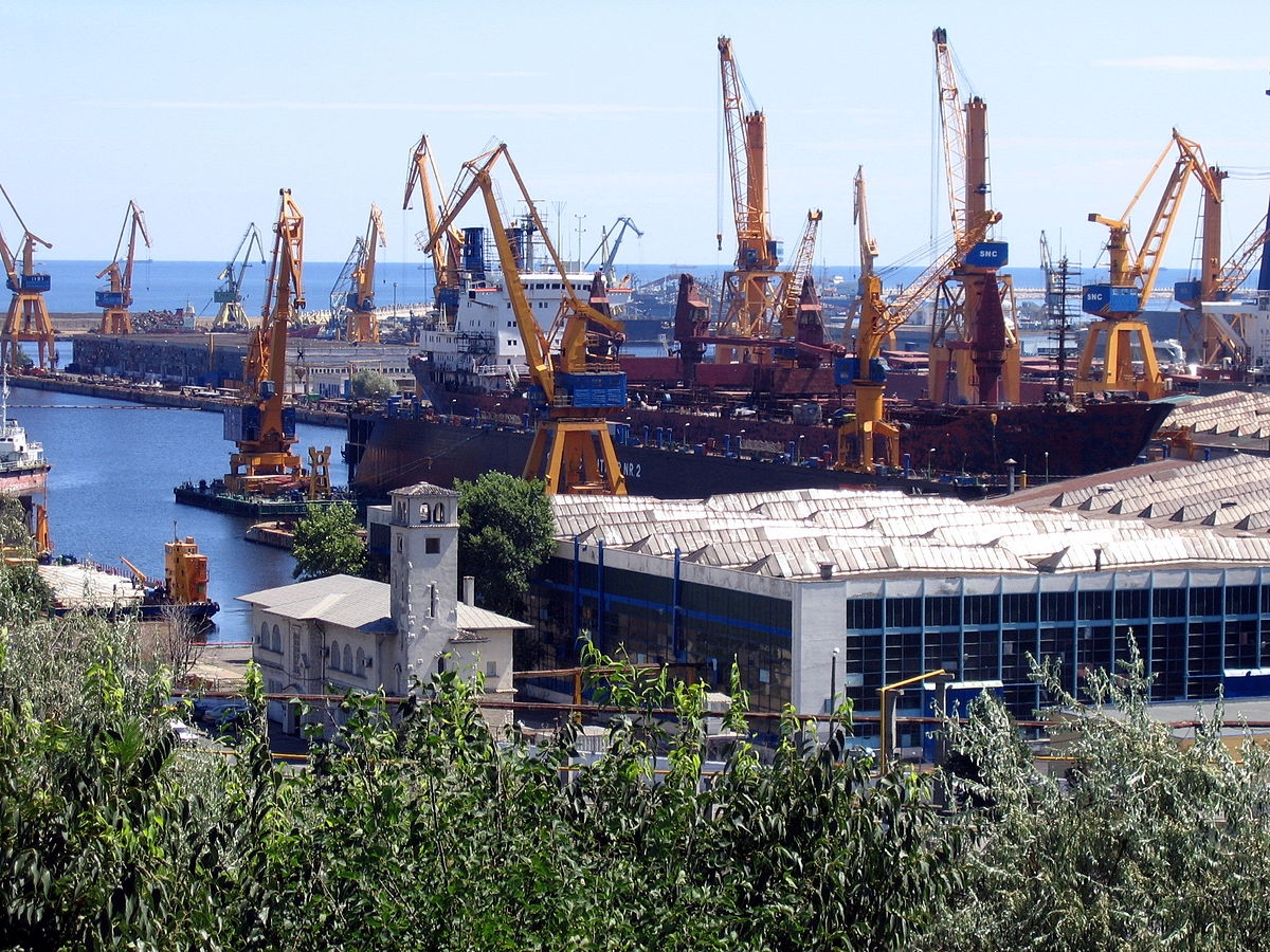  Centre plans to upgrade ship repairing facilities at 7 ports (Lead) 